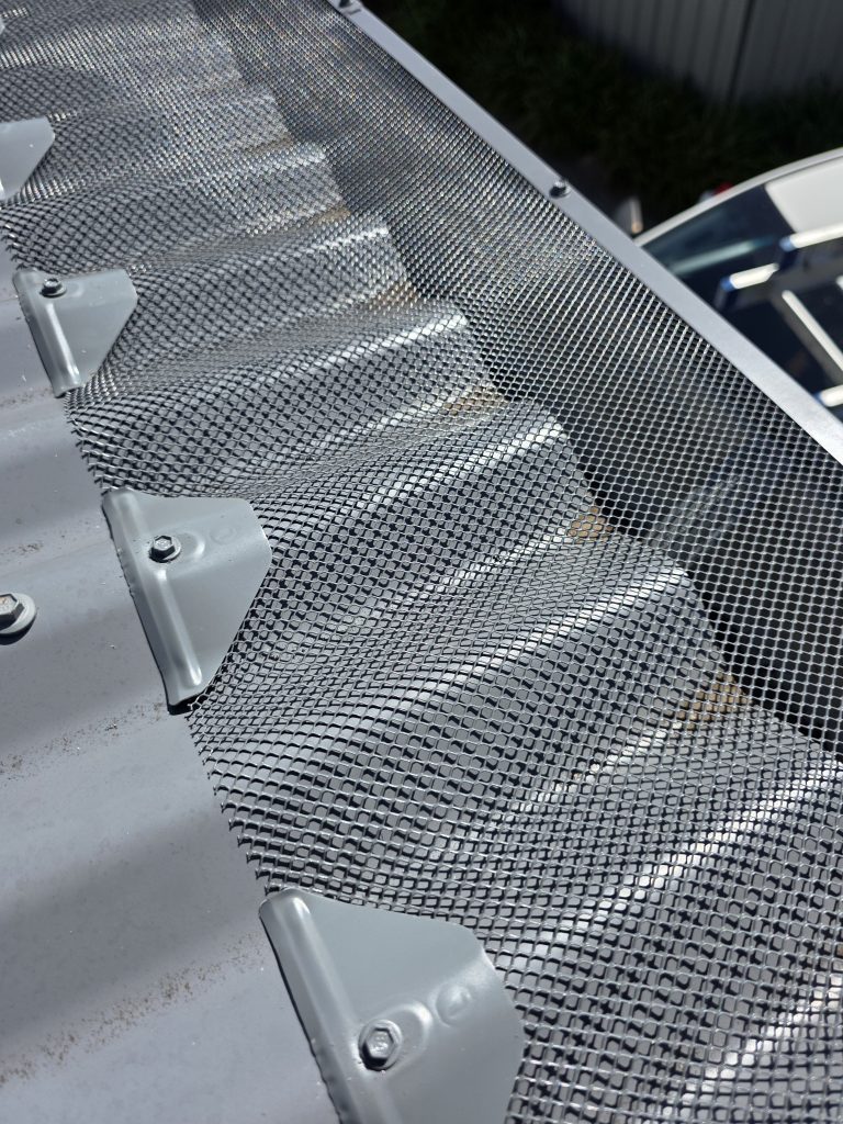 Mesh closing the gap at the gutter line