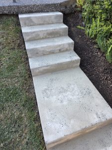 Concrete steps after pressure cleaning in Mount Ousley